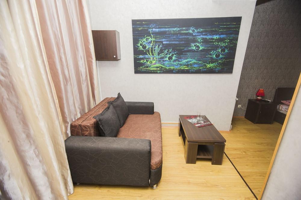 Hotel Well Inn Tbilissi Extérieur photo