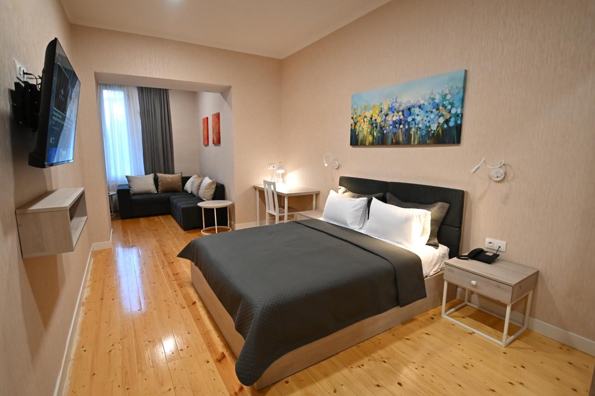 Hotel Well Inn Tbilissi Extérieur photo