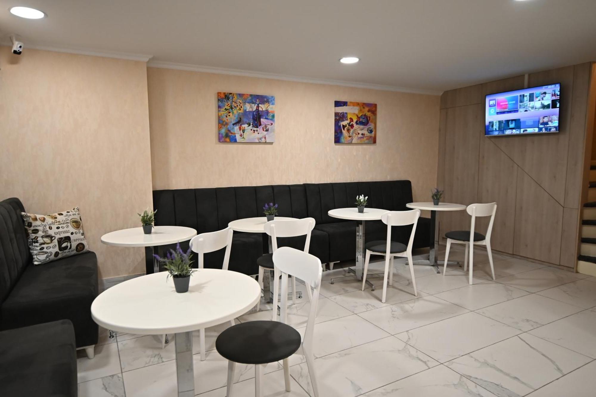Hotel Well Inn Tbilissi Extérieur photo