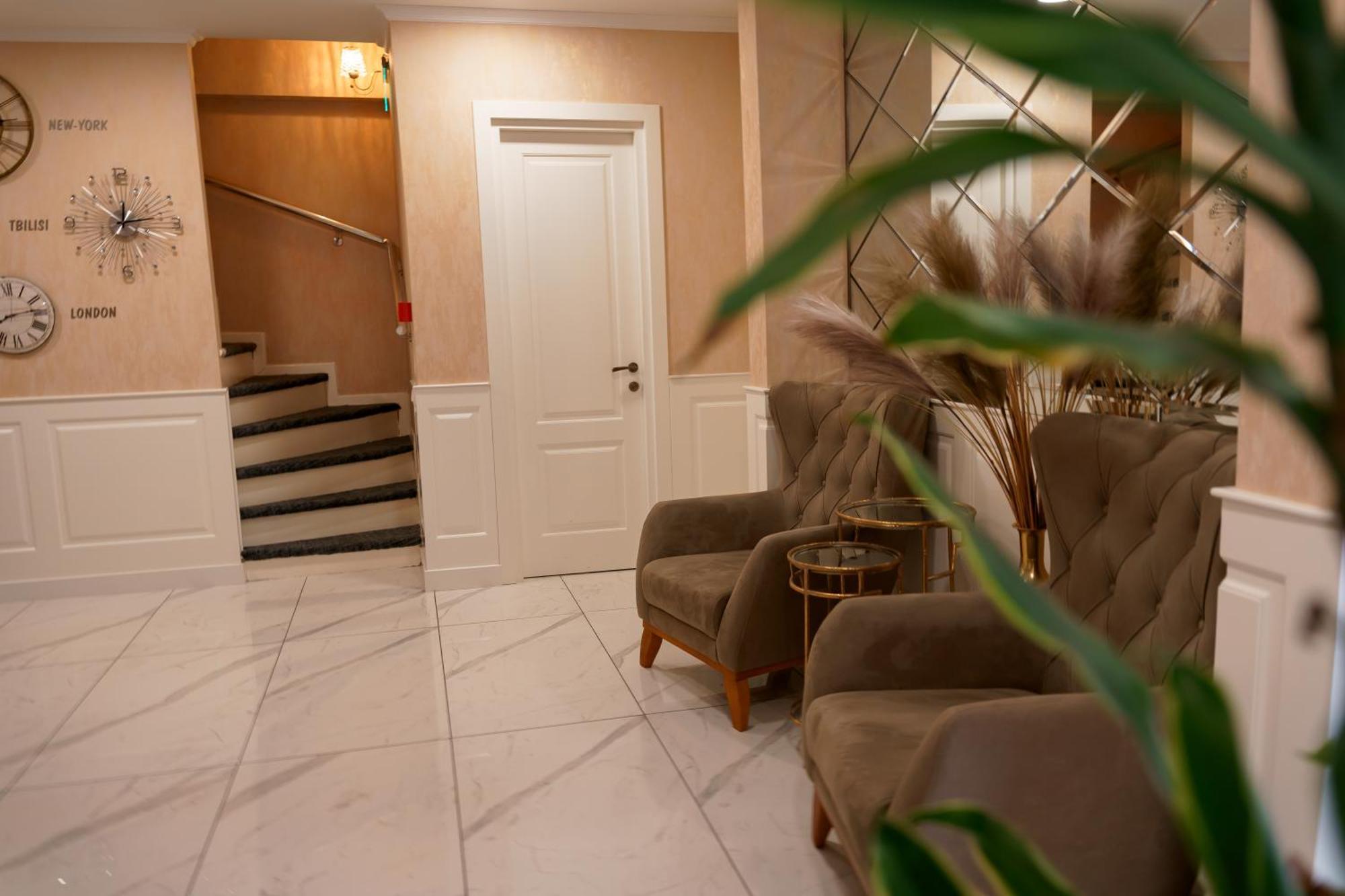 Hotel Well Inn Tbilissi Extérieur photo