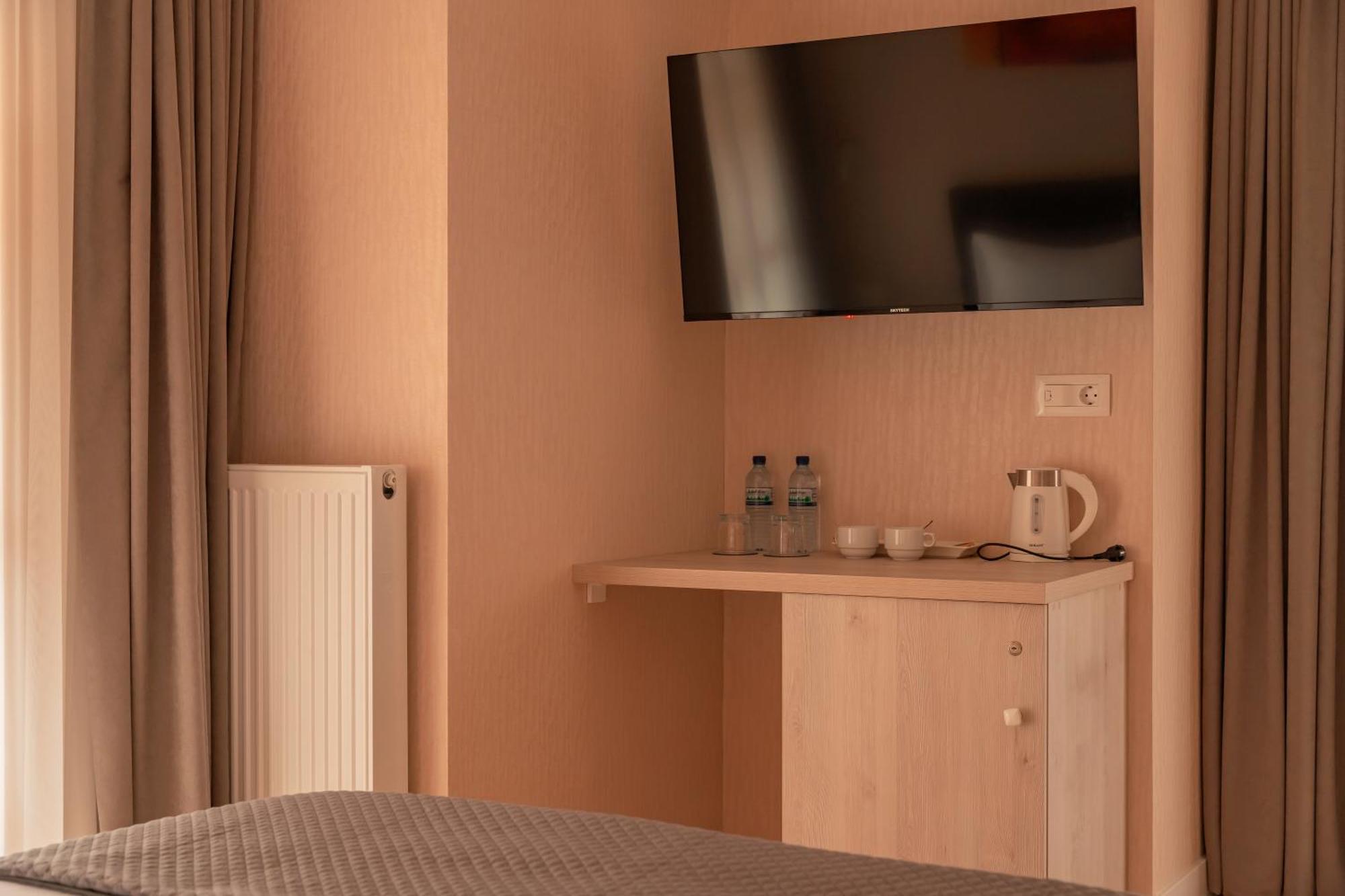 Hotel Well Inn Tbilissi Extérieur photo
