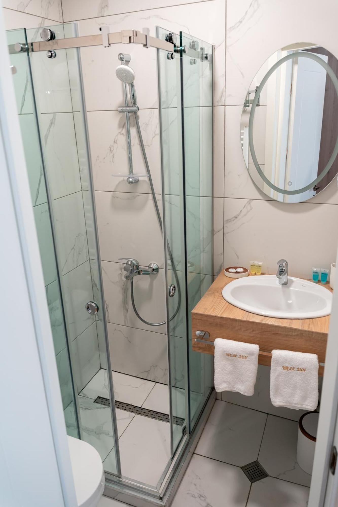 Hotel Well Inn Tbilissi Extérieur photo
