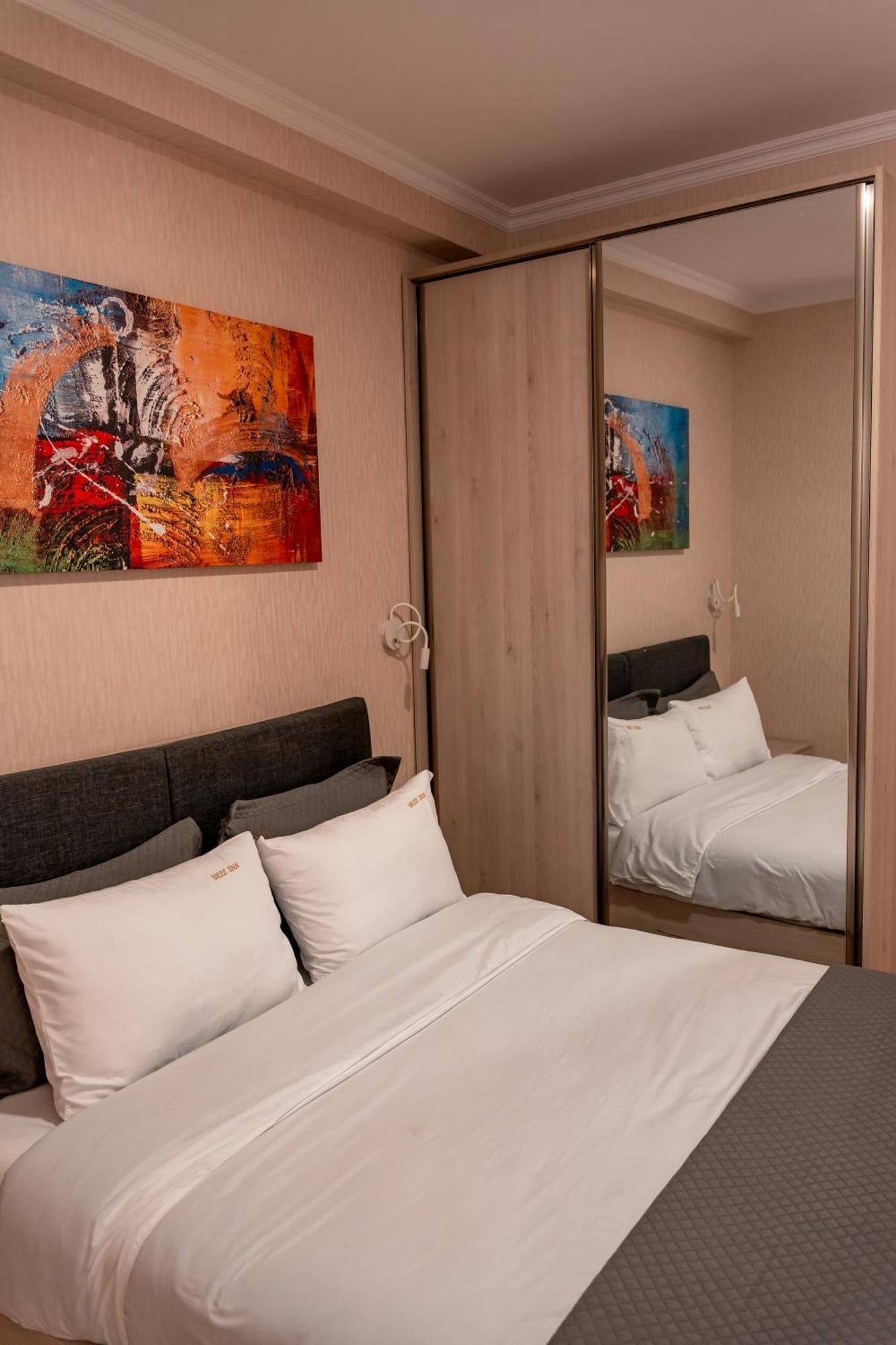 Hotel Well Inn Tbilissi Extérieur photo
