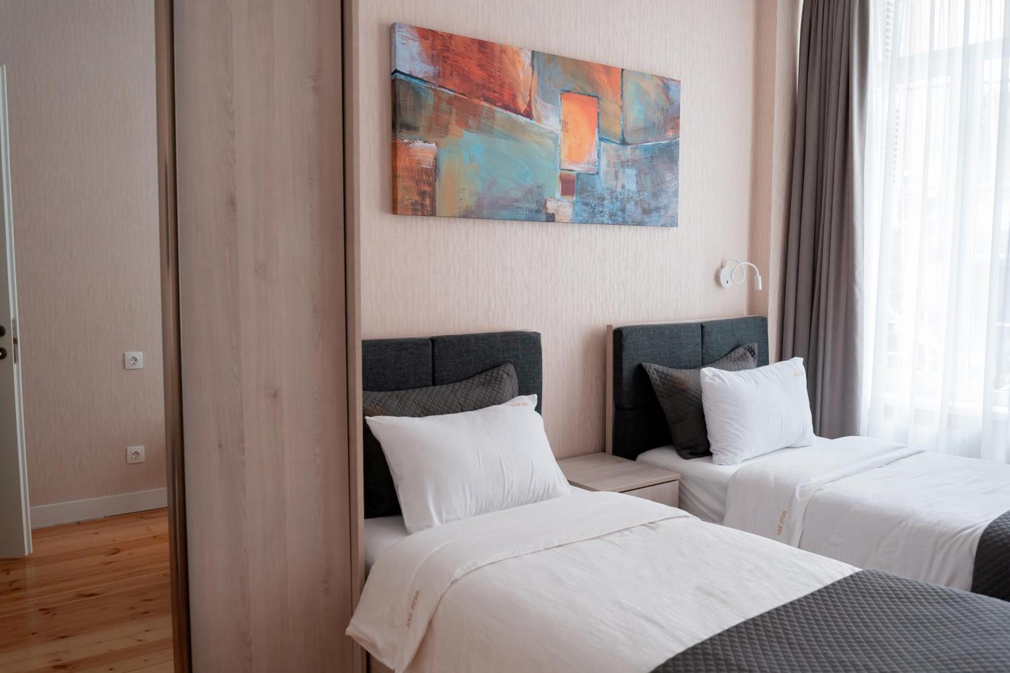 Hotel Well Inn Tbilissi Extérieur photo
